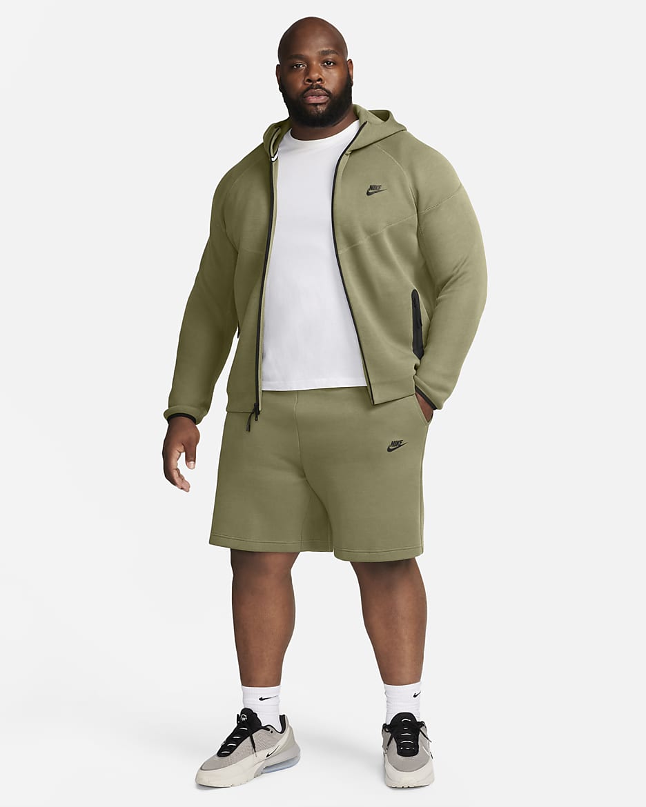 Nike tech fleece shorts canada best sale